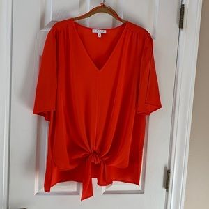Crepe short sleeve blouse.